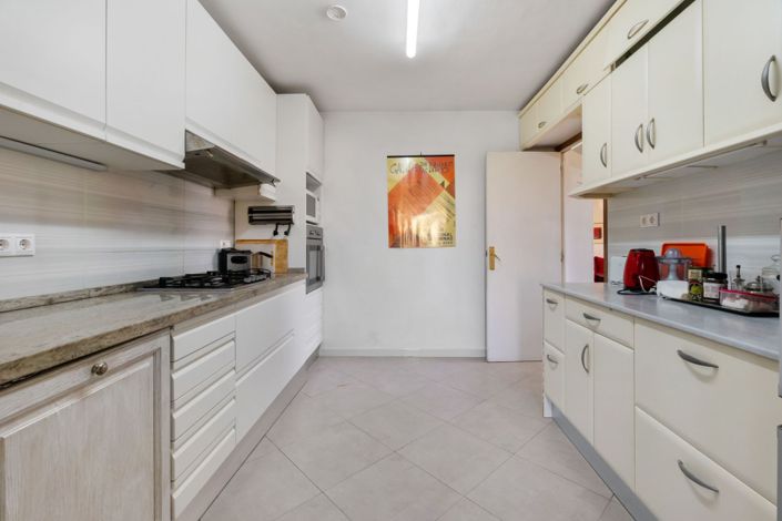 Image No.8-6 Bed Villa for sale