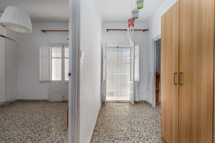 Image No.10-6 Bed Townhouse for sale