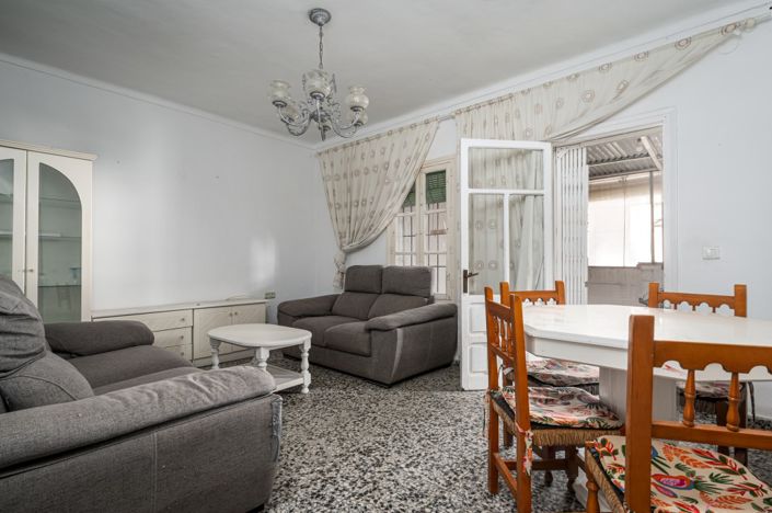 Image No.11-6 Bed Townhouse for sale