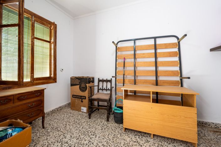 Image No.8-6 Bed Townhouse for sale