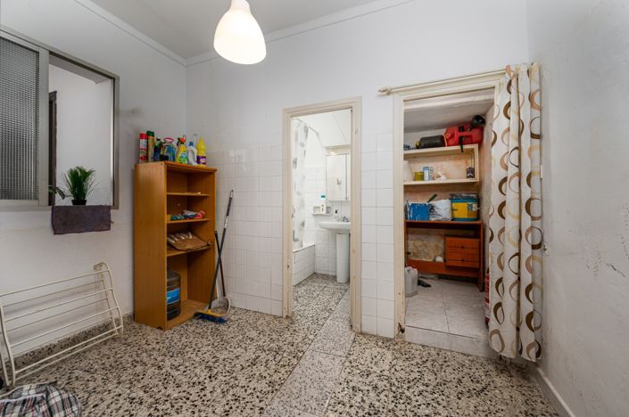 Image No.9-6 Bed Townhouse for sale