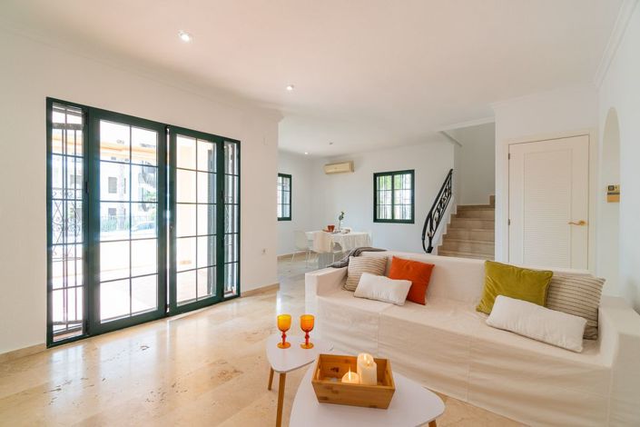 Image No.11-3 Bed Villa for sale