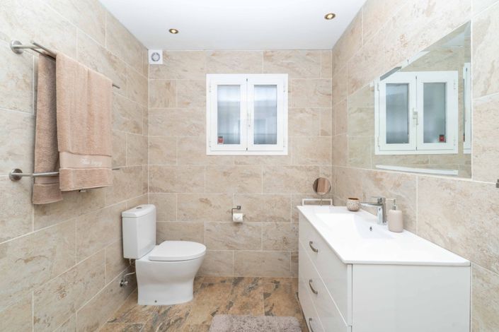 Image No.27-3 Bed Villa for sale