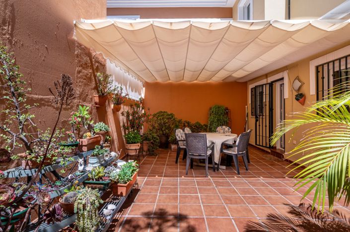 Image No.18-3 Bed Townhouse for sale