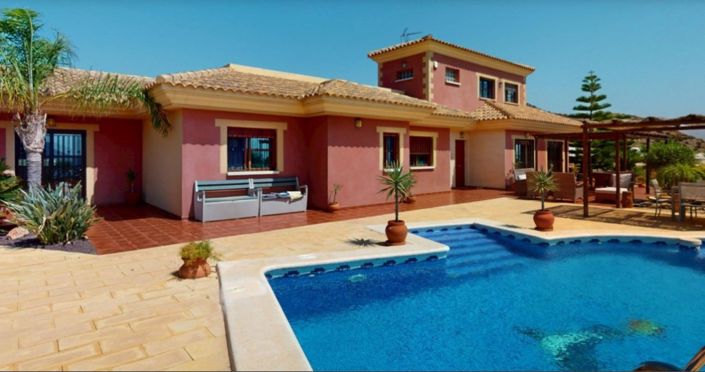 Image No.1-5 Bed Villa for sale