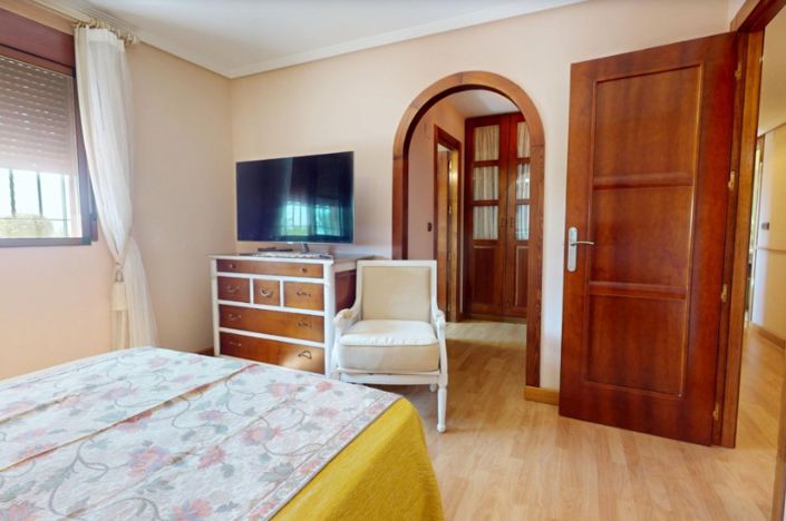 Image No.28-5 Bed Villa for sale