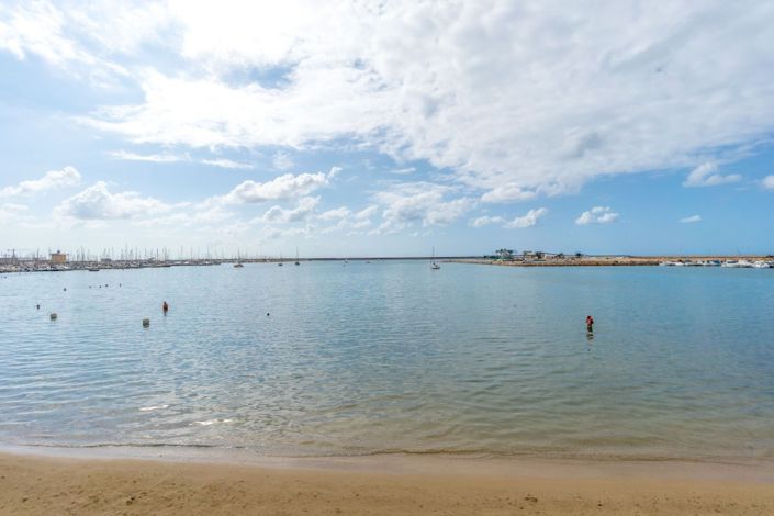 Image No.23-3 Bed Property for sale