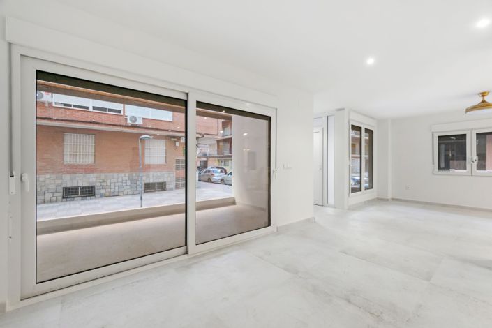 Image No.6-3 Bed Property for sale