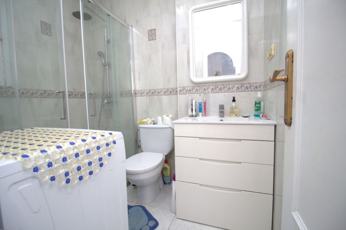 Image No.10-1 Bed Apartment for sale