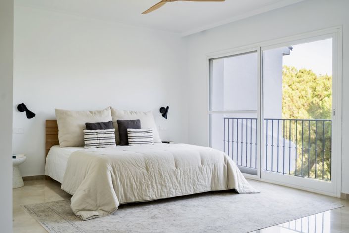 Image No.21-4 Bed Townhouse for sale