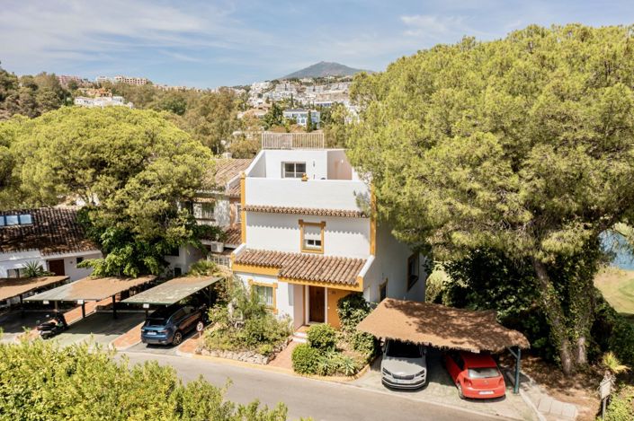 Image No.44-4 Bed Townhouse for sale