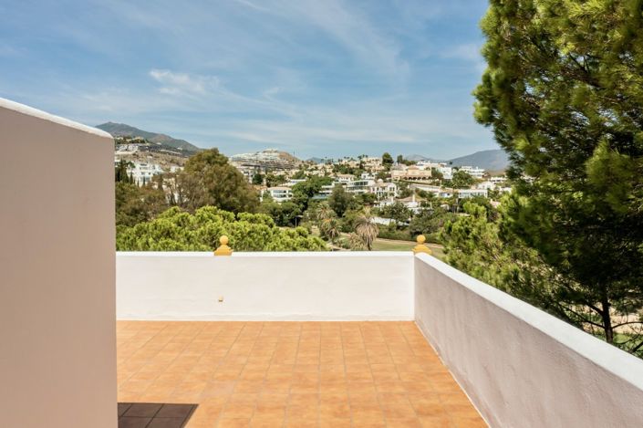 Image No.55-4 Bed Townhouse for sale