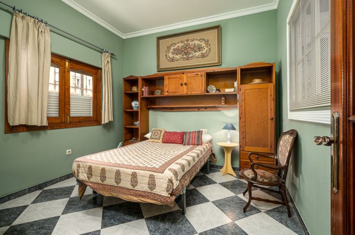 Image No.3-2 Bed Property for sale