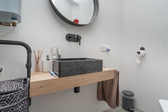 Image No.18-2 Bed Apartment for sale