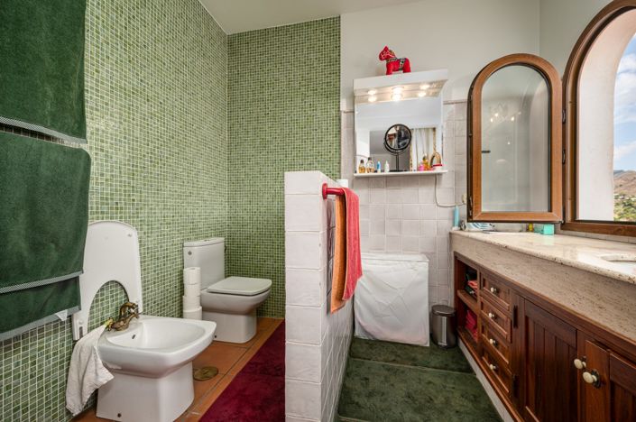 Image No.16-3 Bed Property for sale