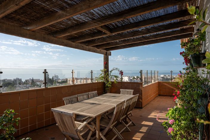 Image No.20-3 Bed Property for sale