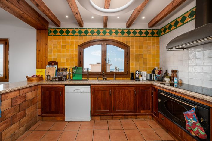 Image No.8-3 Bed Property for sale