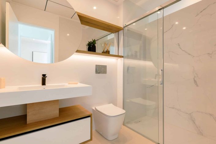 Image No.12-2 Bed Property for sale