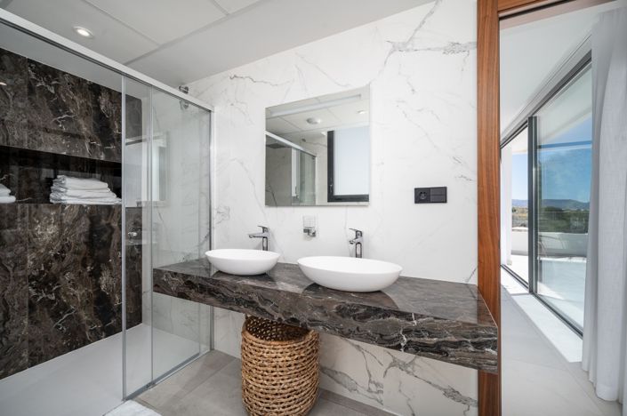 Image No.10-4 Bed Villa for sale