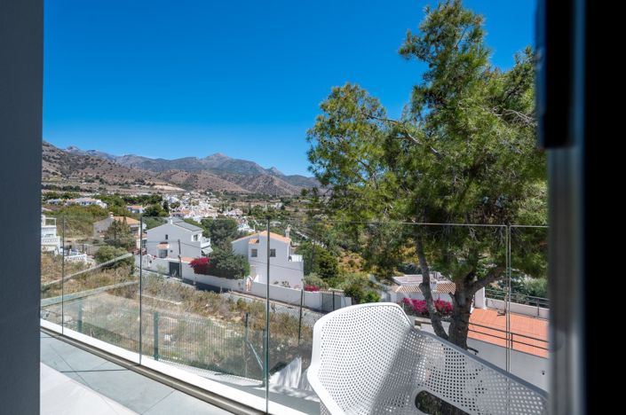 Image No.15-4 Bed Villa for sale