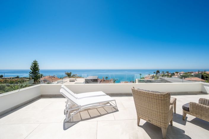 Image No.2-4 Bed Villa for sale