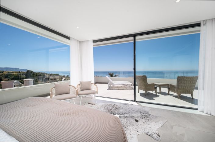 Image No.4-4 Bed Villa for sale