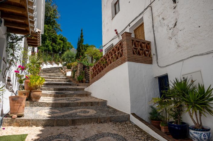 Image No.30-2 Bed Townhouse for sale