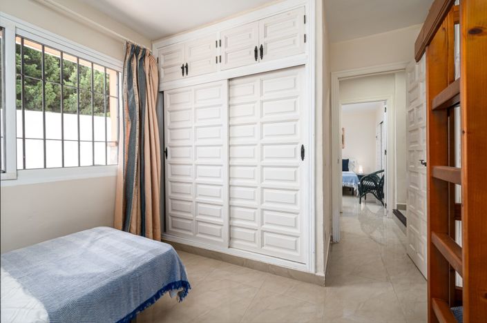 Image No.12-4 Bed Apartment for sale