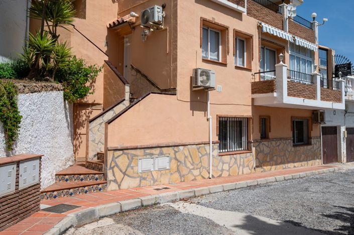 Image No.20-4 Bed Apartment for sale