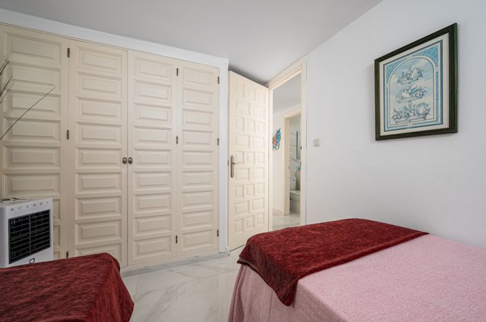 Image No.30-4 Bed Apartment for sale