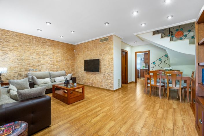 Image No.3-3 Bed Villa for sale