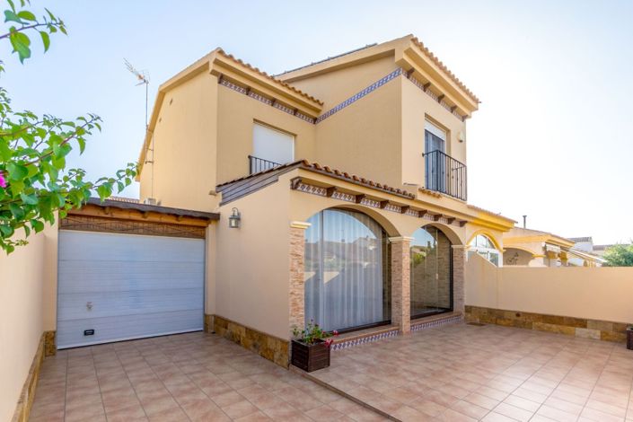 Image No.5-3 Bed Villa for sale