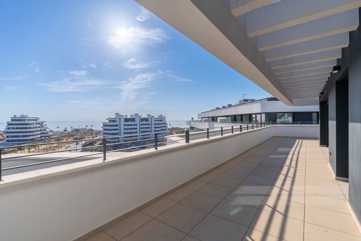 Image No.15-2 Bed Property for sale