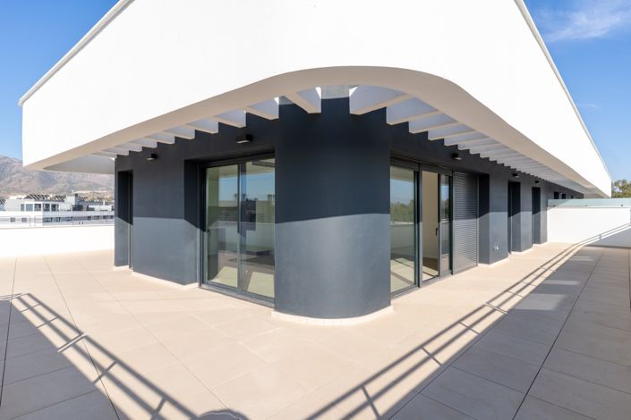 Image No.16-2 Bed Property for sale