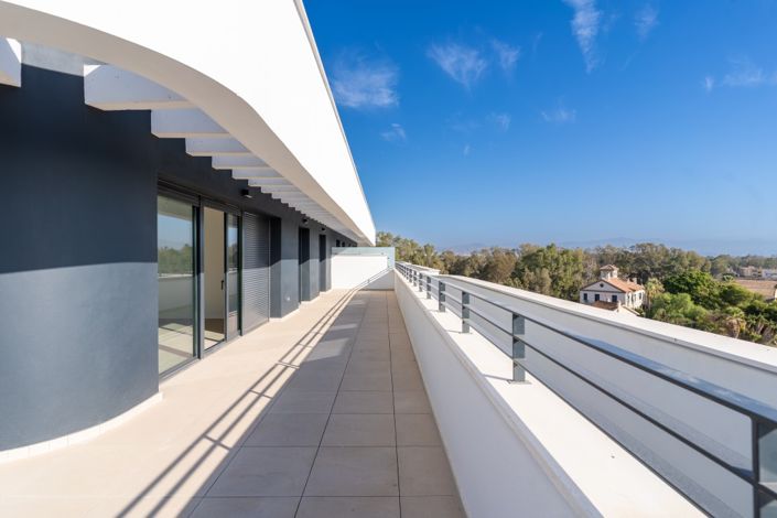 Image No.17-2 Bed Property for sale