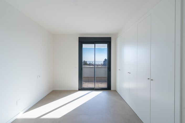 Image No.9-2 Bed Property for sale