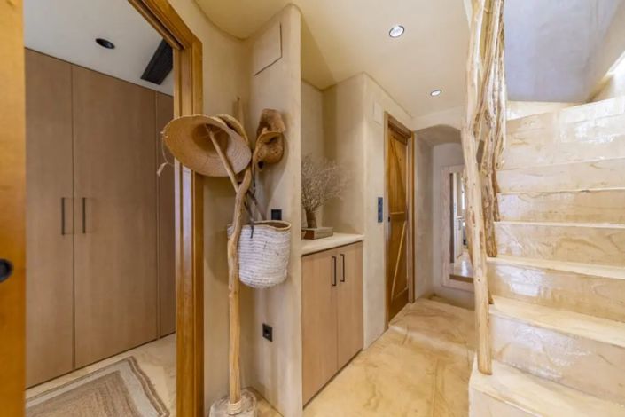 Image No.11-3 Bed Townhouse for sale