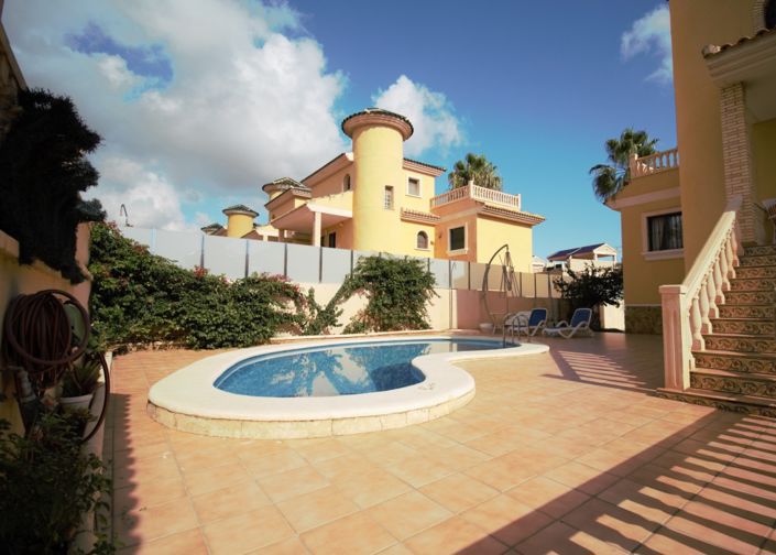 Image No.26-3 Bed Villa for sale