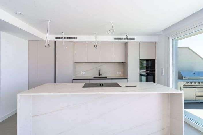 Image No.12-3 Bed Property for sale