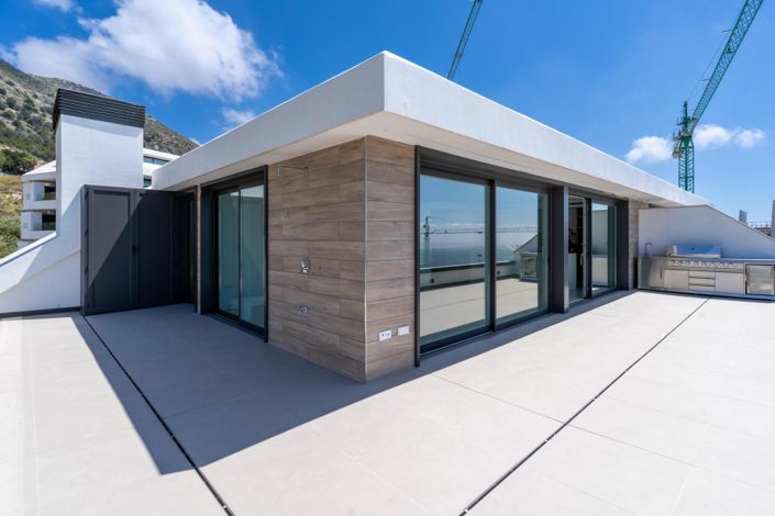 Image No.15-3 Bed Property for sale