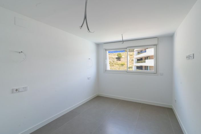 Image No.18-3 Bed Property for sale