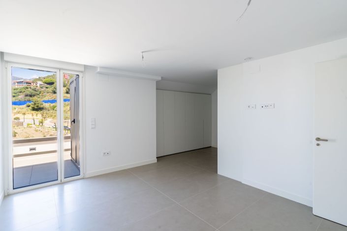 Image No.21-3 Bed Property for sale