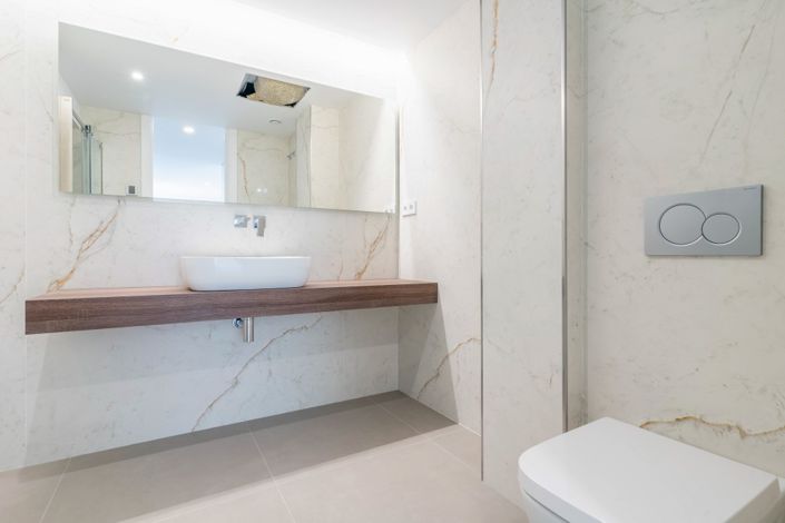 Image No.24-3 Bed Property for sale