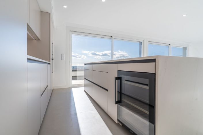 Image No.6-3 Bed Property for sale