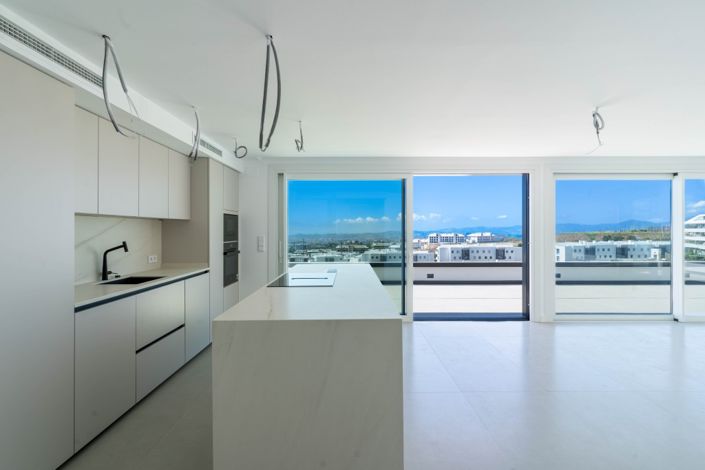 Image No.10-3 Bed Property for sale