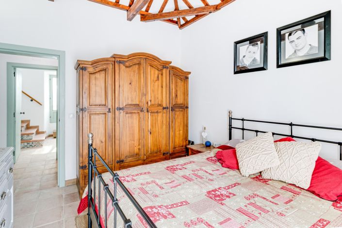 Image No.21-3 Bed Property for sale