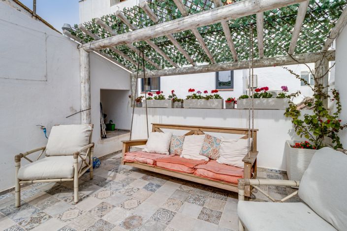 Image No.26-3 Bed Property for sale