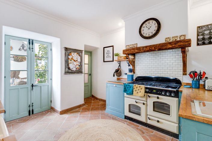 Image No.9-3 Bed Property for sale