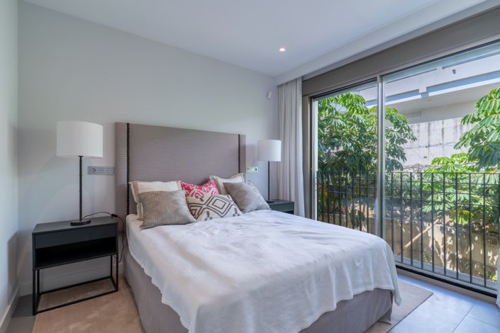 Image No.21-4 Bed Property for sale