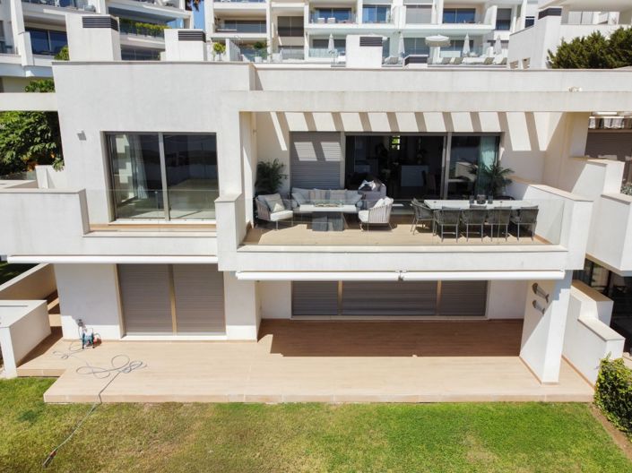 Image No.4-4 Bed Property for sale